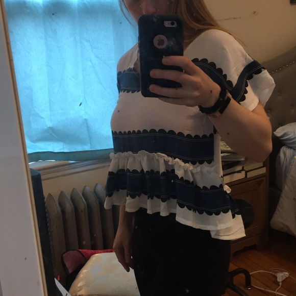 Shein Scalloped Crop Top - Picture 2 of 8